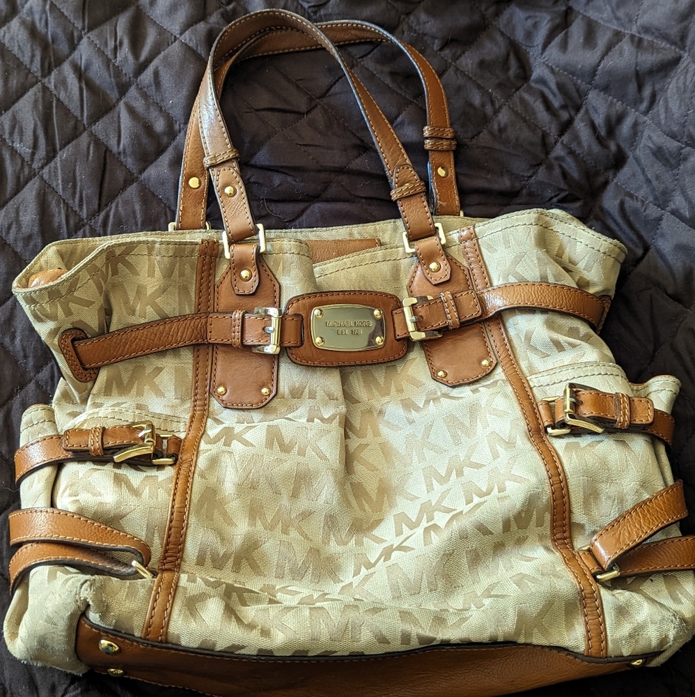 Michael kors purse